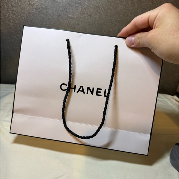 Chanel shopping bag - Picture 3 of 7